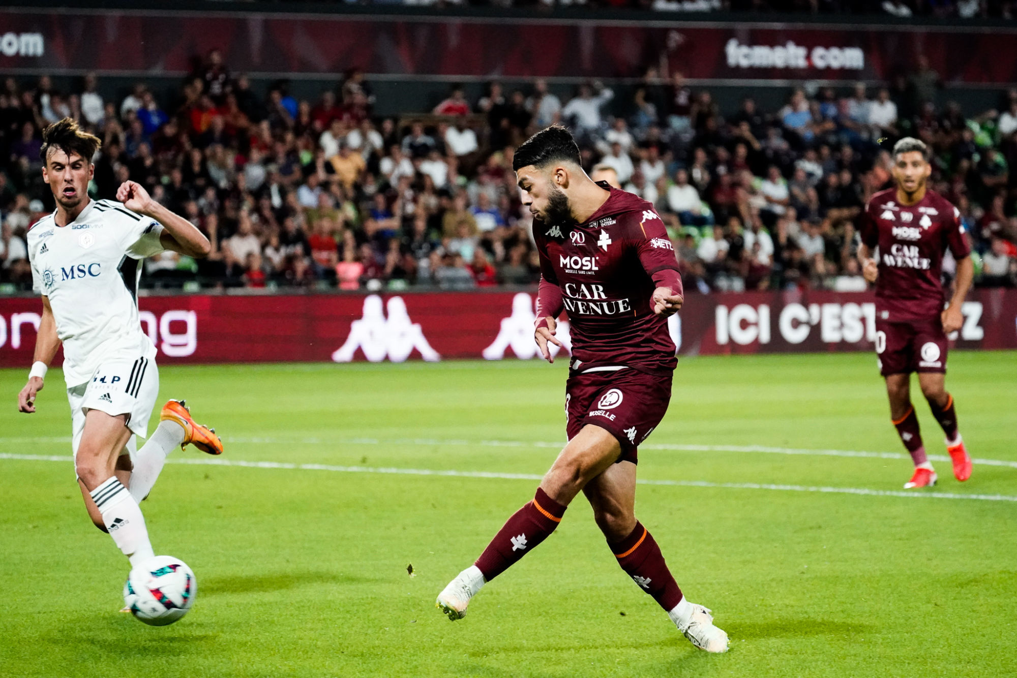Ligue 2: le match ASSE-Metz interrompu après des incidents en tribune et  une célébration 69 de Mikautadze